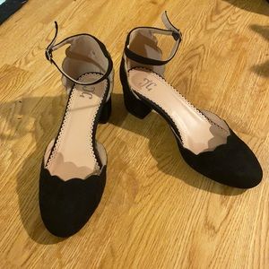 Journee Collection black heels size 8